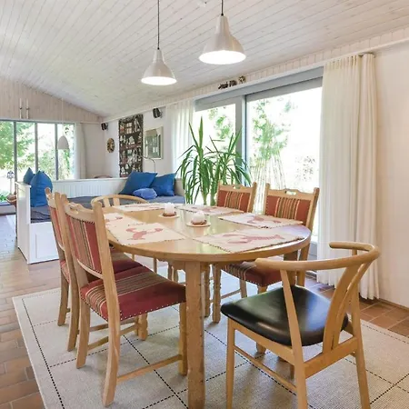One-bedroom Holiday In *